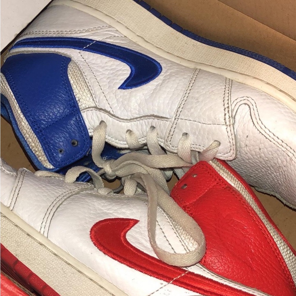 Jordan’s blue and red